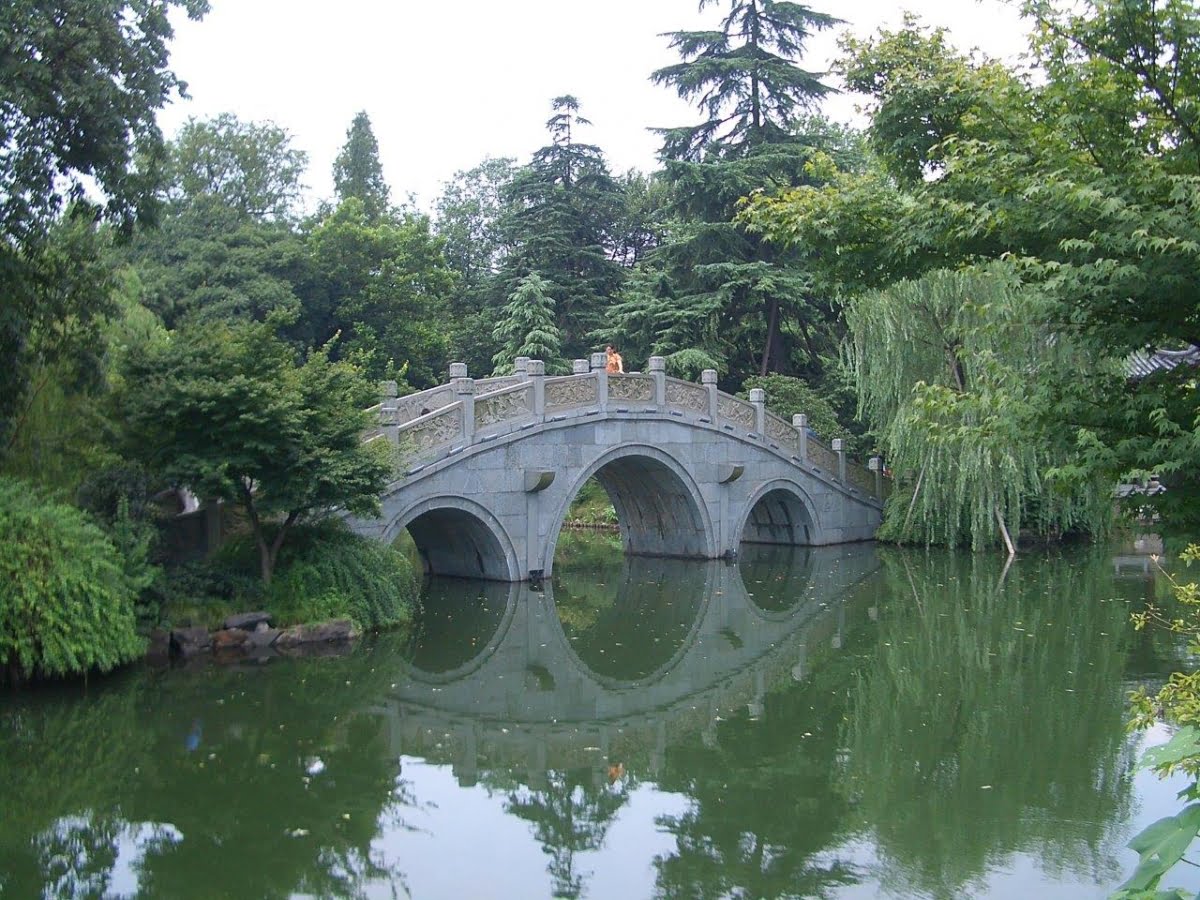 Hangzhou West Lake bridge