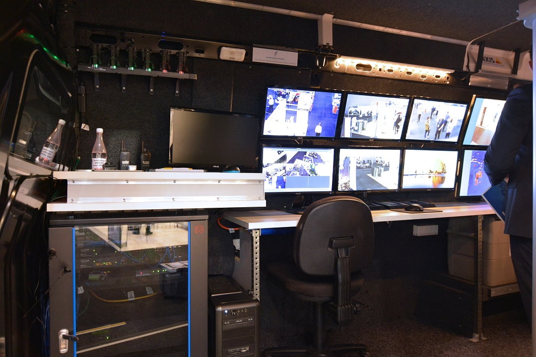 DSC 8519.jpg MR.jpg LR