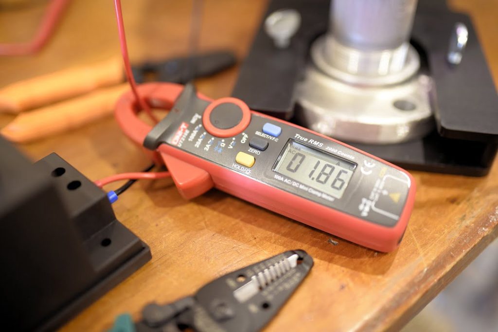 Hall Effect Meter Or Traditional DMM? SEN.news No. 1