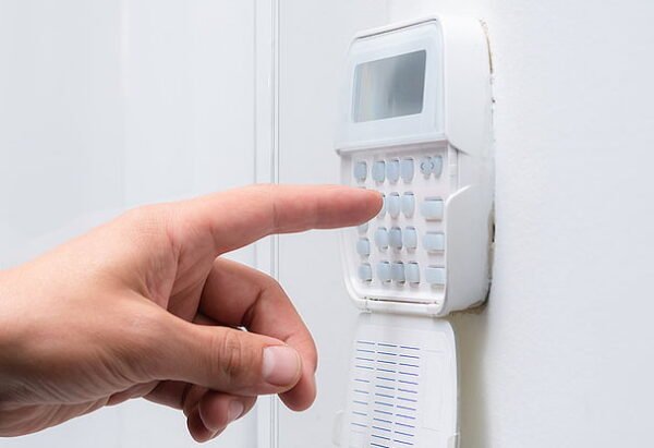 Installing Alarm Controllers On Plasterboard Walls | SEN.news - No. 1