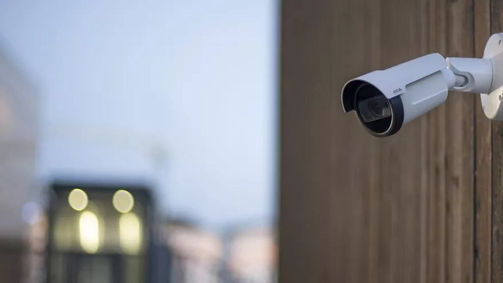 Axis Revenues Reach 1.6 Billion 2