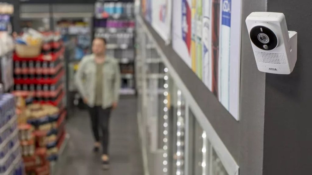 Axis Revenues Reach 1.6 Billion 4