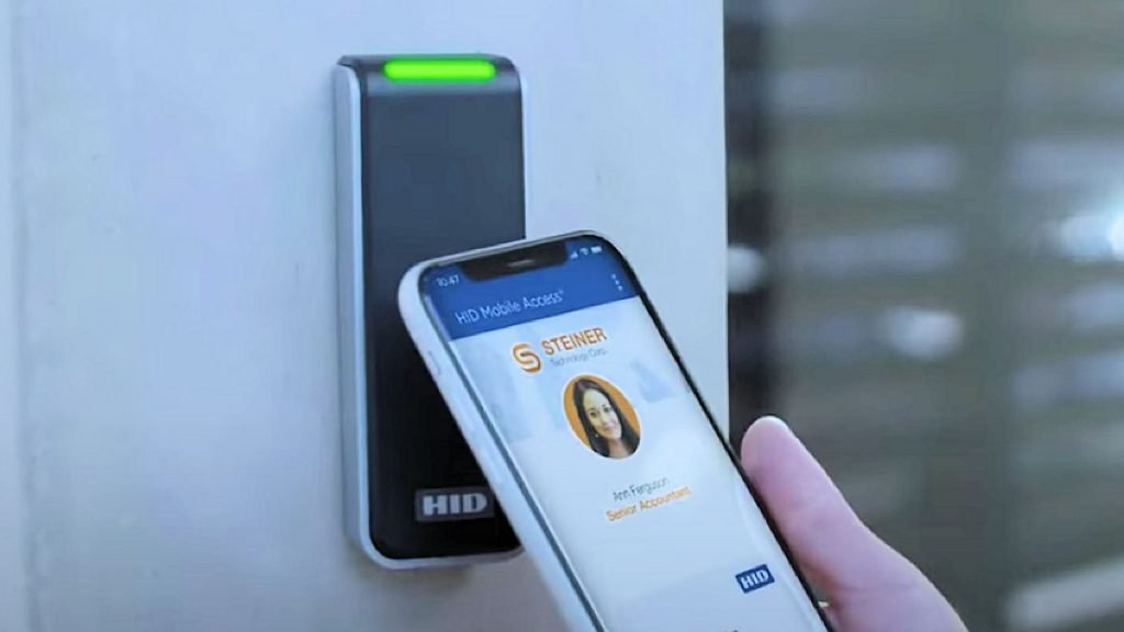 HID LINQ Centralised Reader Management Solution 2.jpg LR