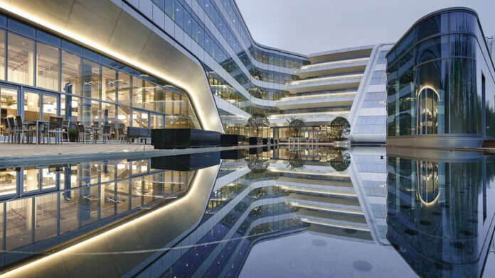 Johnson Controls Rides Out Tough Q1