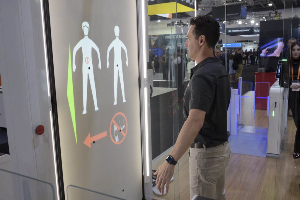 127347 scenes security expo 30