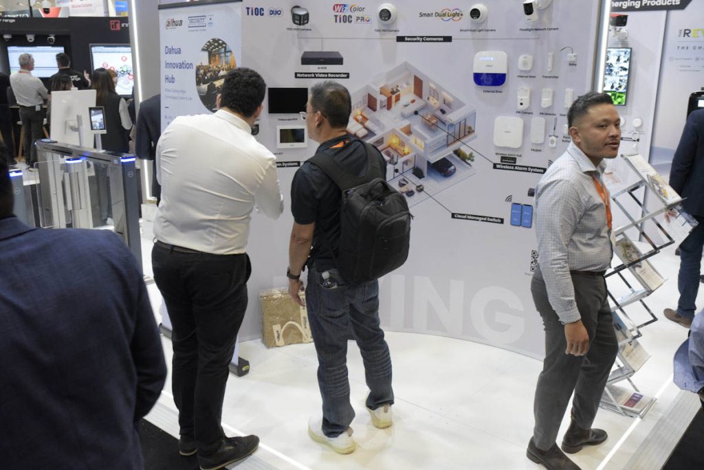 127347 scenes security expo 73