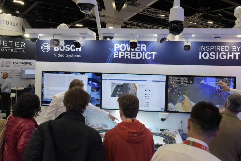 127347 scenes security expo 82