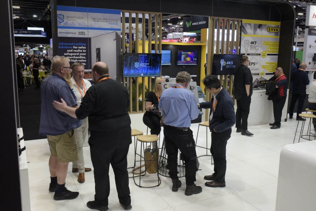 127347 scenes security expo 93