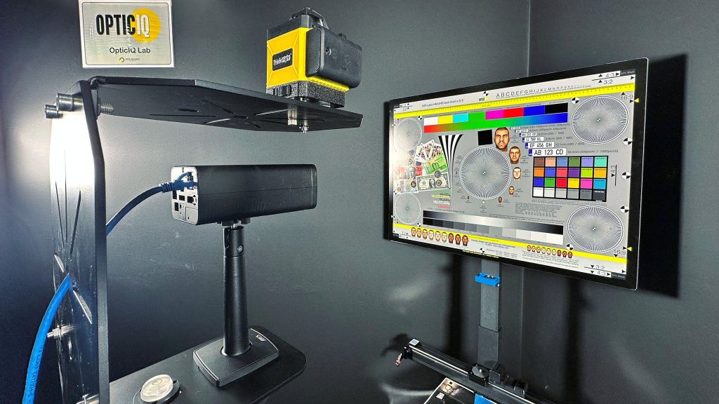 AXIS Q1728 Block Camera Test 2 AXIS Q1728 Block Camera Test