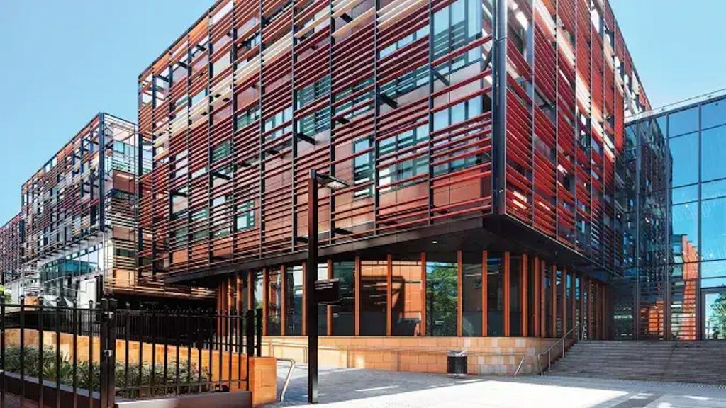 University of Sydney - Integrated Card Solution Simplifies Campus Life 4 University of Sydney’s Integrated Card Solution