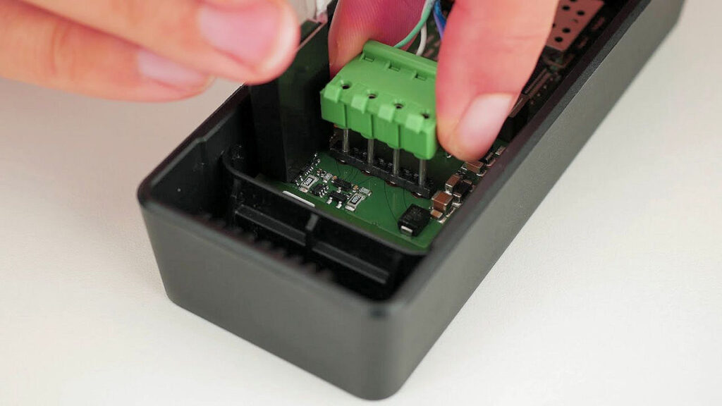 Axis Expands Access Control Portfolio